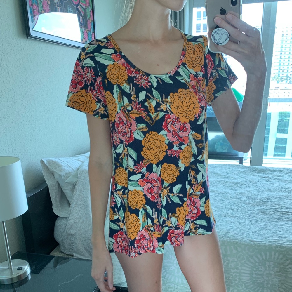 Lularoe Classic Tee